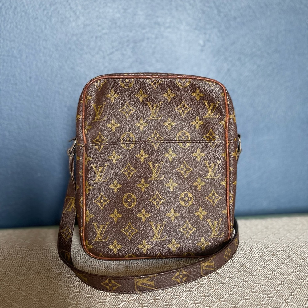 Authentic Louis Vuitton Danube purse crossbody